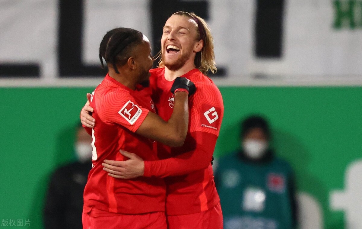 日本逆转莱比锡红牛，费兰·托雷斯爆发神勇