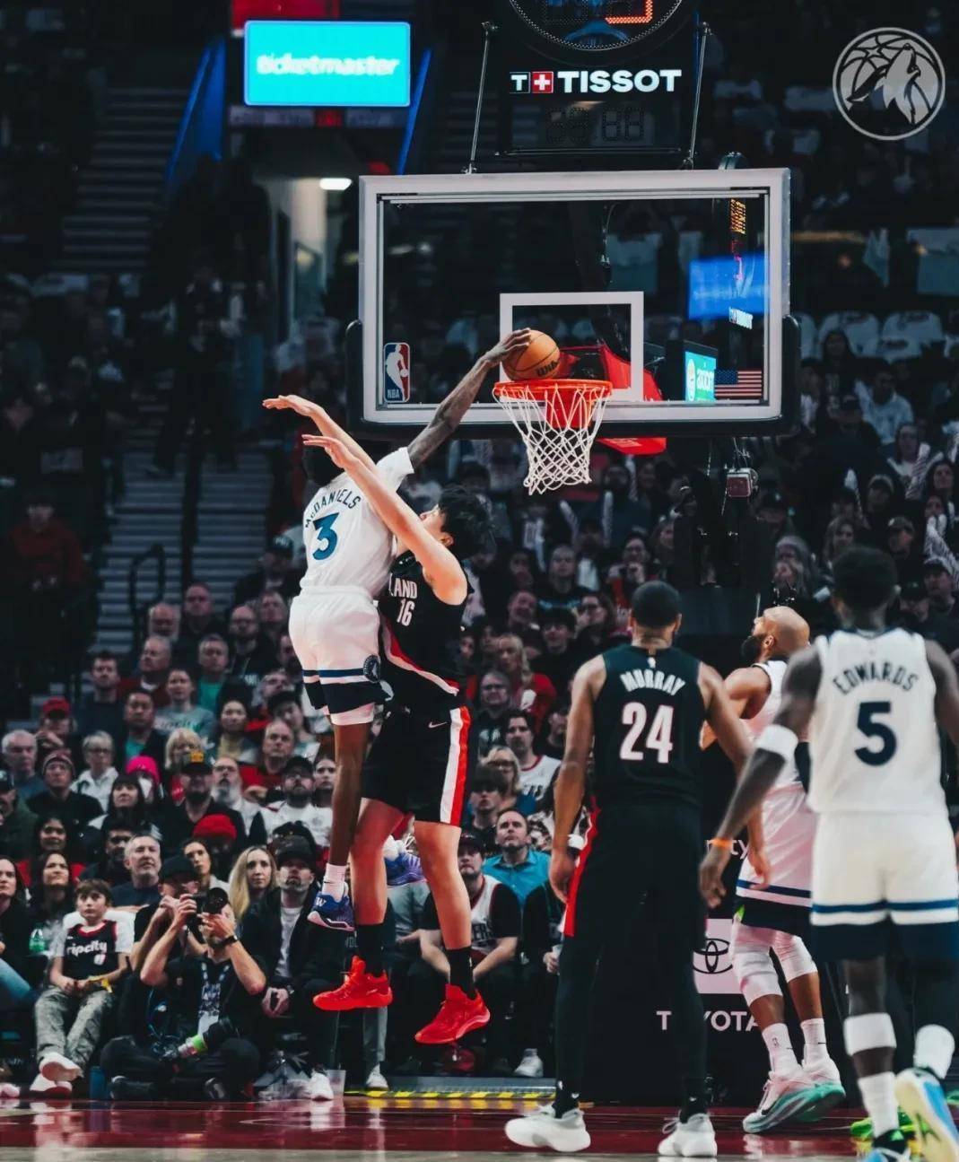 76人翻盘公牛，莫兰特刷新纪录