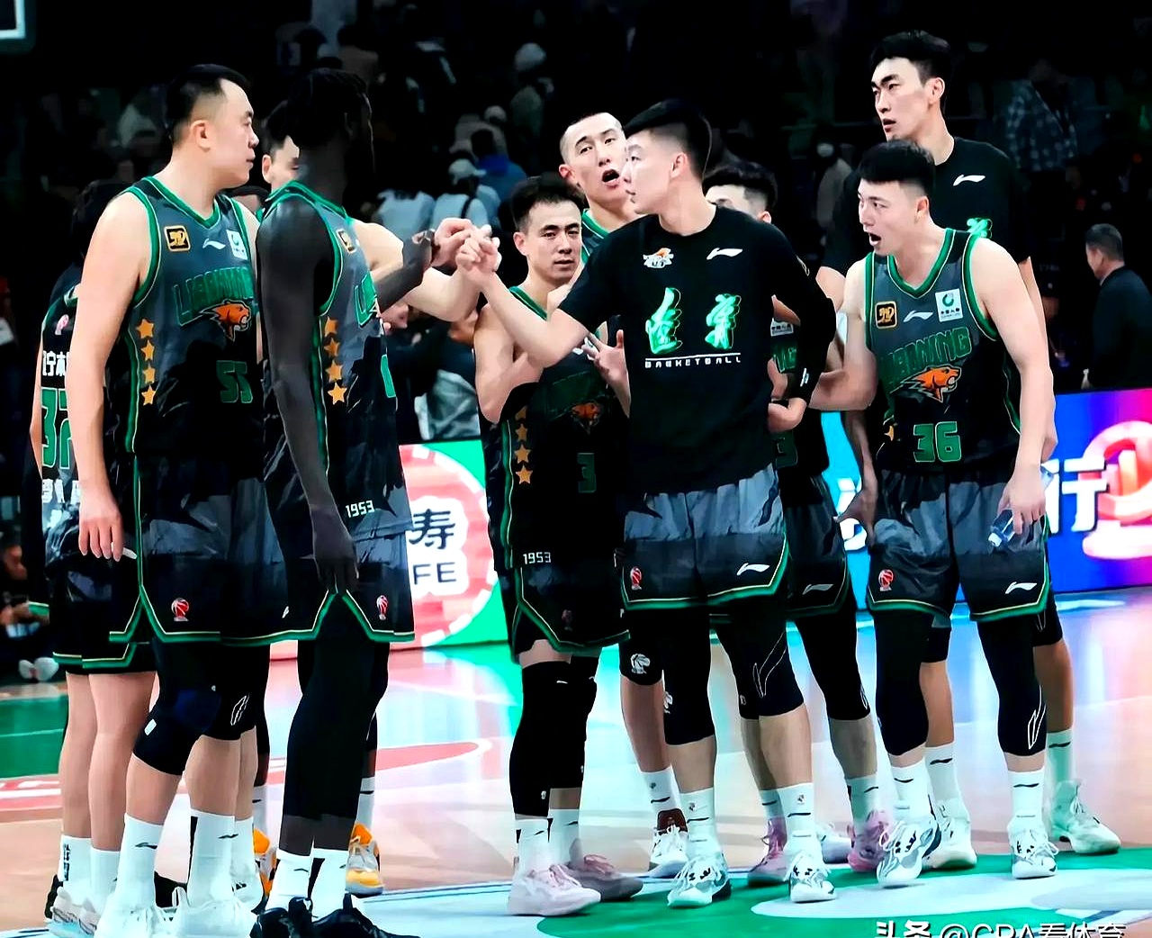 开云体育app-雷霆鏖战辽宁队，王哲林扛起全队