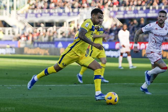 罗马客场逆转维罗纳，赢得宝贵三分