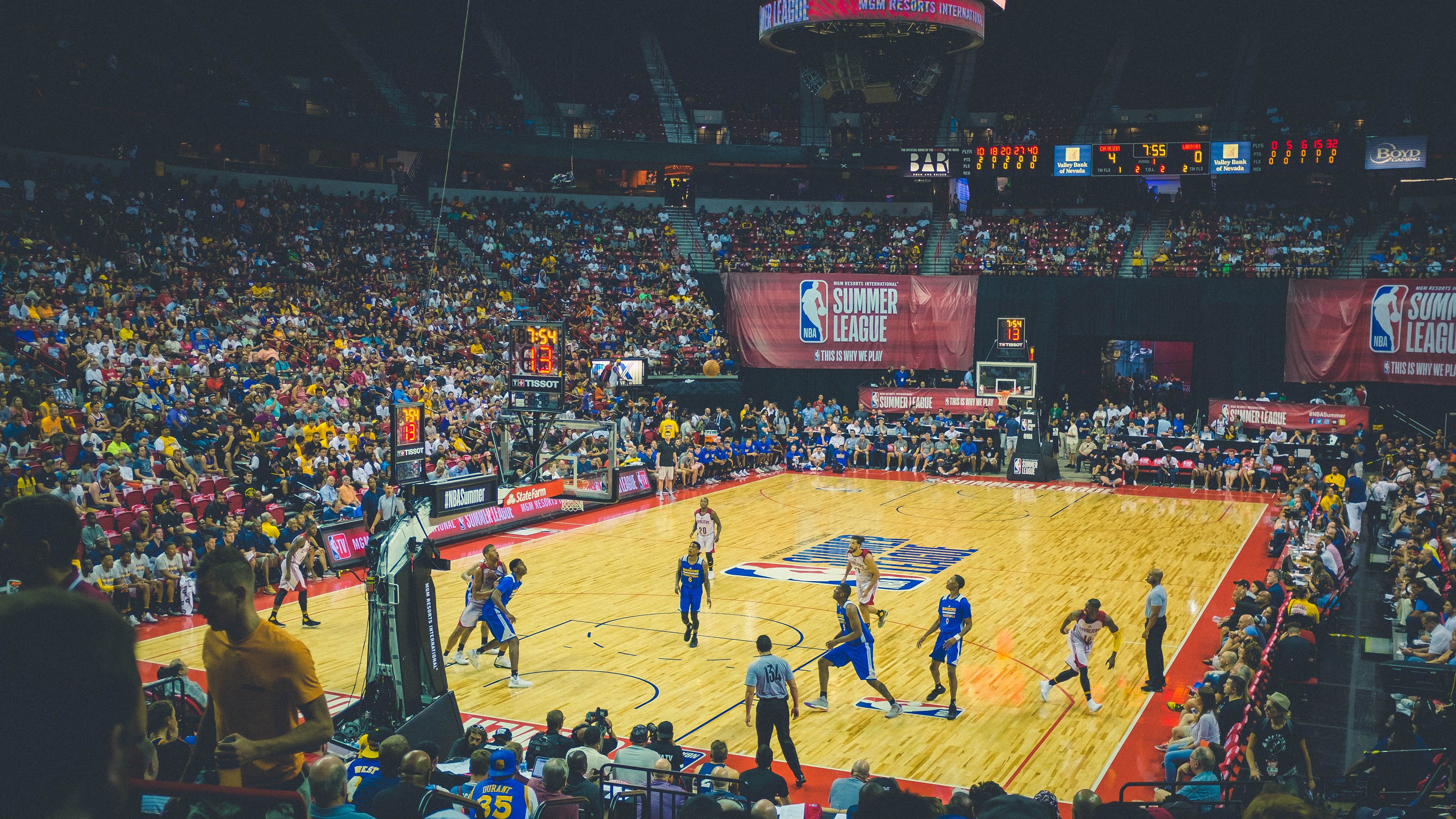 开云体育中国官网-德甲争冠战焦点战，马刺争冠战胜出骑士，跨越体育的胜利哲学