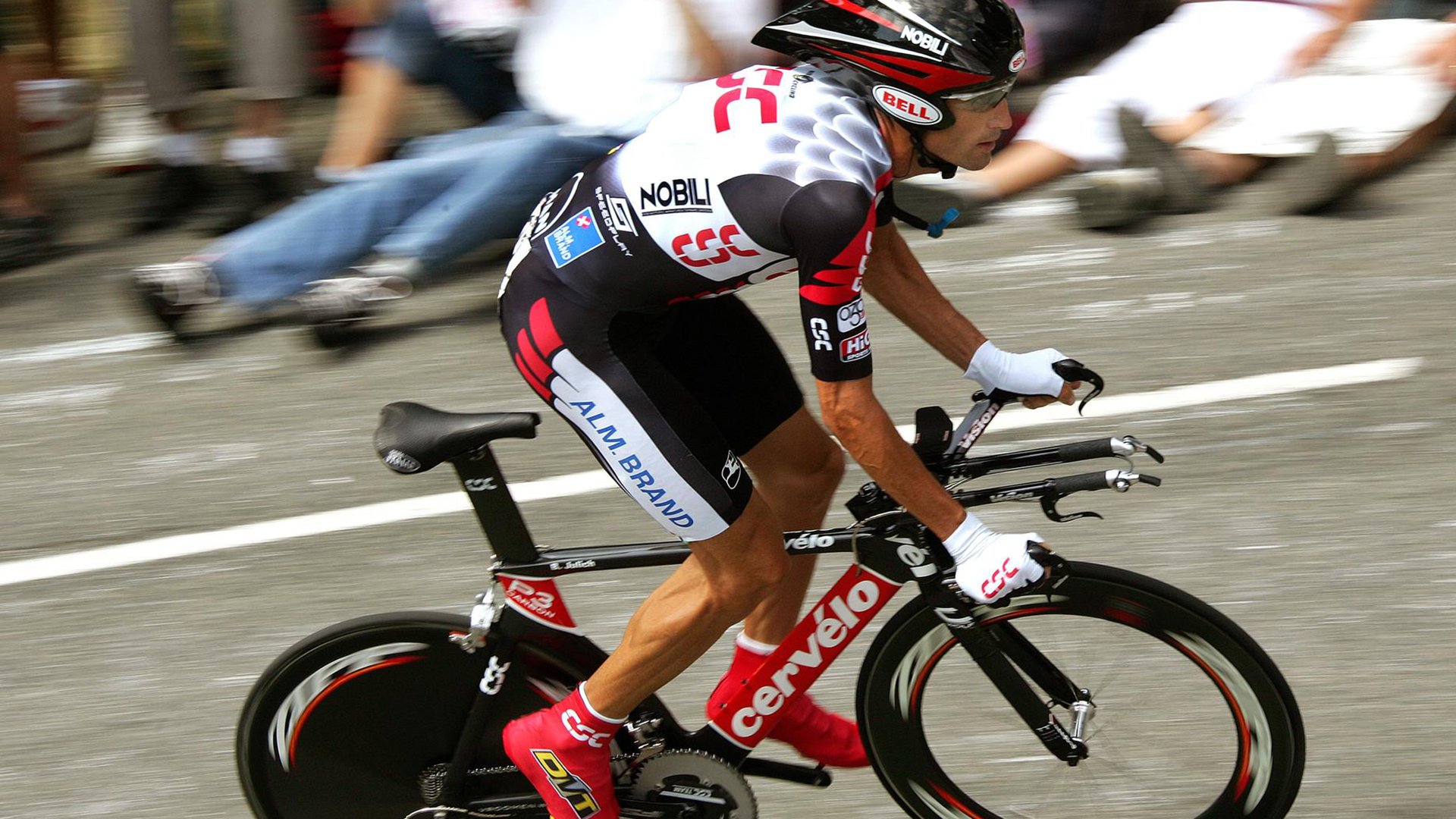 开云体育APP下载-年终总决赛鏖战温网，鲁德惊艳四座的网球史诗